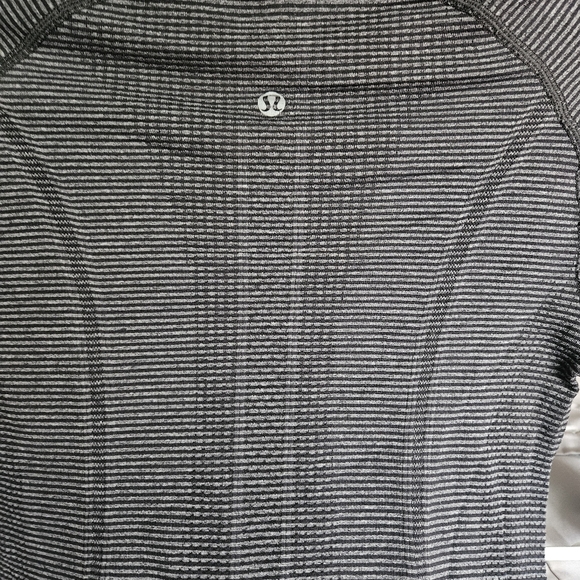 Lululemon Swiftly Tech Long Sleeve Top Sz 4 Metal Dark Gray Micro Stripe - Picture 5 of 7